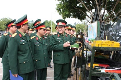 Vừa kiểm tra vừa hướng dẫn, chấn chỉnh, định rõ thời gian phấn đấu