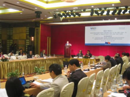 “Cơ hội và thách thức”