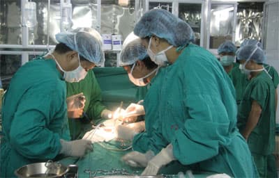 Những thầy thuốc "tiên phong" về ghép tạng