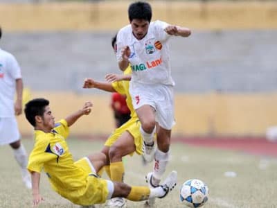 Thắng Hoàng Anh Gia Lai 1-0, Sông Lam Nghệ An vững ngôi đầu