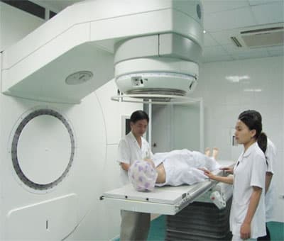 Vận hành hệ thống máy gia tốc xạ trị hiện đại