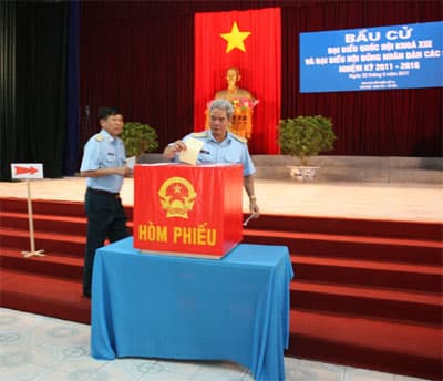 12 giờ đã có 100% cử tri đi bầu cử