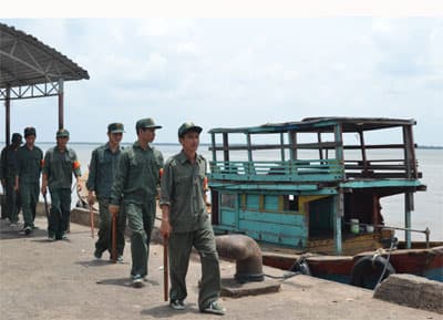 Củng cố tổ chức để phát triển