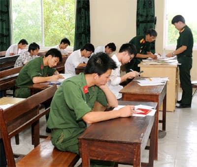 Chu đáo, nghiêm túc, thí sinh dự thi tăng