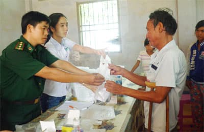 Ấm lòng người dân biên giới Hòa Hội