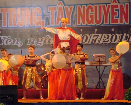 Ấn tượng với “Bình minh sông Hồng”