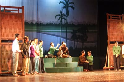 Trình diễn vở "Bến nước đời người" tại Hà Nội