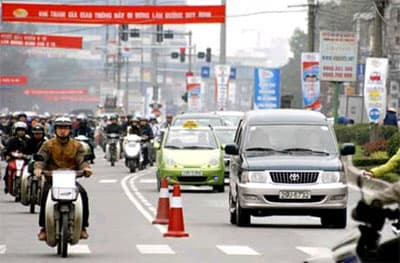 Phân làn giao thông trên 12 tuyến phố tại Hà Nội