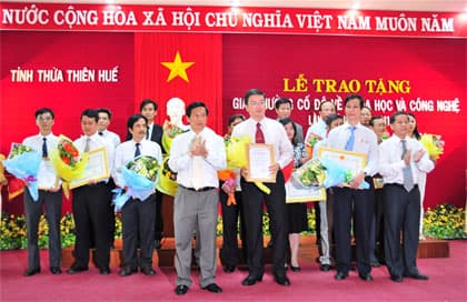 Tôn vinh 12 công trình, cụm công trình nghiên cứu xuất sắc