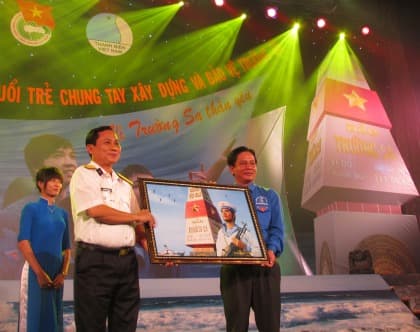 “Tuổi trẻ chung tay xây dựng và bảo vệ Trường Sa”