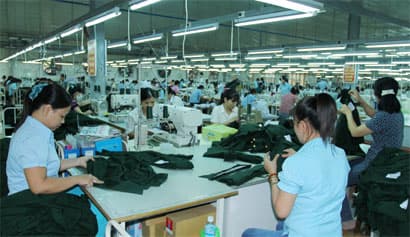Chủ động, sáng tạo, sản xuất quân phục "tròn khâu"