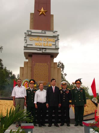 Khánh thành Tượng đài chiến thắng Núi Sầm