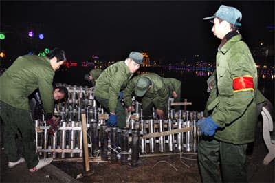 Để “hoa pháo” bay cao…