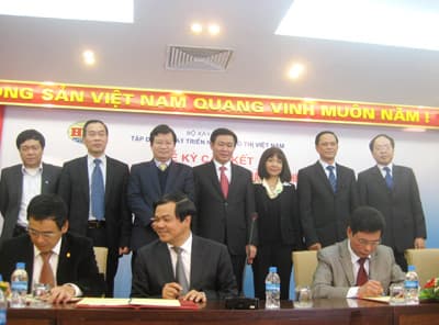 Song song với tiết kiệm, tái cơ cấu tập đoàn là nhiệm vụ trọng tâm năm 2012