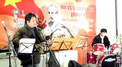 Từ Đông Đức nhìn về quê hương