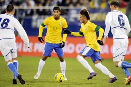 Brazil vất vả hạ Bosnia nhờ bàn đá phản muộn