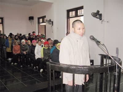 7 năm tù cho kẻ mua bán người và lừa đảo chiếm đoạt tài sản
