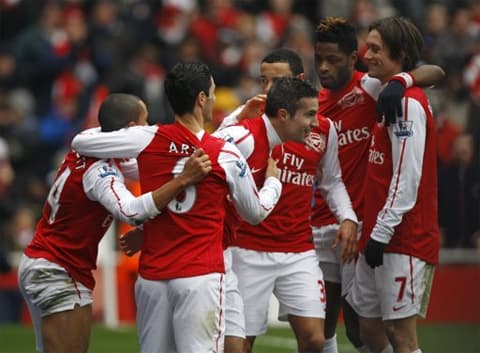 Arsenal trút giận vào Blackburn