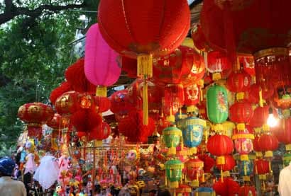 Phố cổ rực rỡ trong sắc màu Trung thu