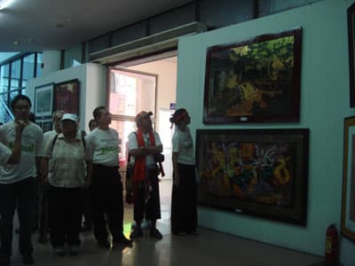 “Triển lãm các tác phẩm, công trình văn học nghệ thuật”