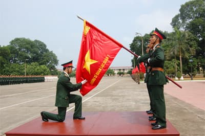 Tạo môi trường thân thiện với sĩ quan trẻ