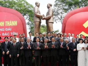 Khánh thành Tượng đài Bác Hồ và Bác Tôn