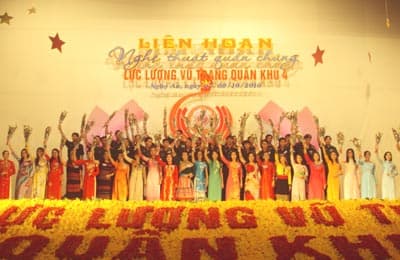 Hội diễn nghệ thuật quần chúng LLVT Quân khu 4