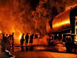 Xe chở dầu của NATO tại Pa-ki-xtan lại bị tấn công