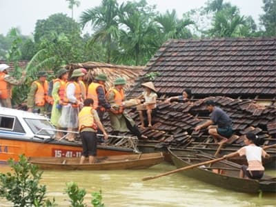 Miền Trung chung sống với lũ thế nào?