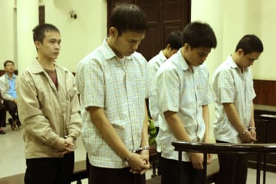 Án phạt nghiêm khắc đối với nhóm “đại bàng” đánh chết bạn tù