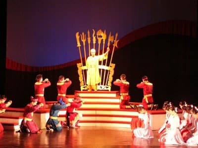 Vở Dời đô “du ngoạn” phía Nam