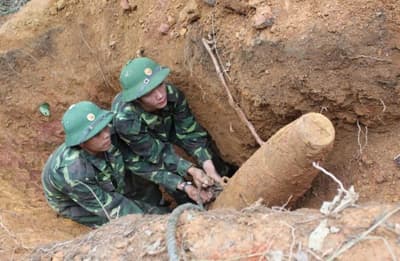 Phát hiện 2 quả bom có sức công phá lớn