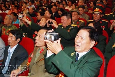 Nghiệm thu hai bộ sách quý về quan hệ hữu nghị đặc biệt Việt-Lào