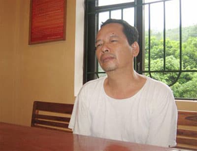 Truy tố nguyên hiệu trưởng và 2 học sinh