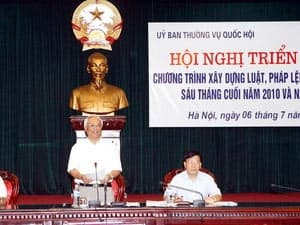 Triển khai chương trình xây dựng luật và pháp lệnh