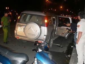 Truy tố băng nhóm nước ngoài dàn cảnh trộm tiền