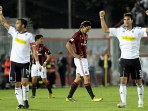 Có Ibrahimovic, Milan vẫn thảm bại trước Cesena