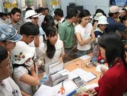 Nhiều học sinh trở lại học sau khi đóng học phí