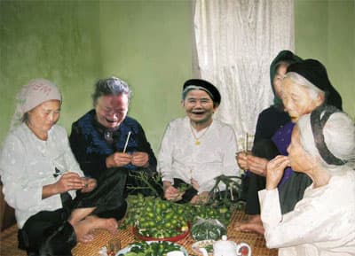 Nét cười răng đen xóm Dứa