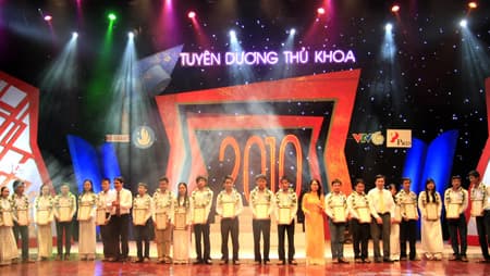 Vinh danh 39 ước mơ trên một con đường tri thức
