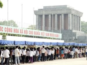 Hơn 36.000 người vào Lăng viếng Hồ Chủ tịch