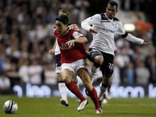 Tottenham - Arsenal 1 - 4: Khi chủ nhà "nhường sân"