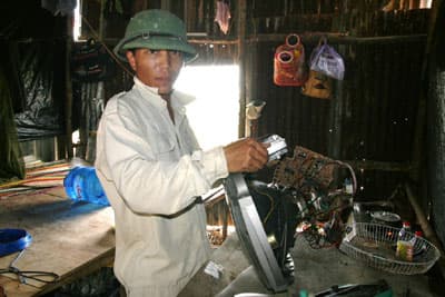 Bắt đối tượng hành hung công nhân