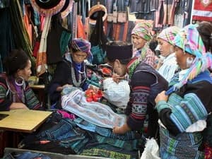 Hơn 4000 du khách "xông đất" SaPa