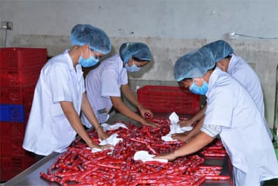 Hàng nông sản, thực phẩm “viện cớ" tăng giá!