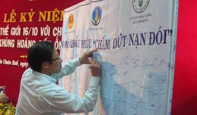Ký tên hưởng ứng "Chấm dứt nạn đói"
