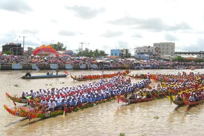 46 đội tham dự giải đua ghe Ngo trong Festival Lúa gạo Việt Nam 2
