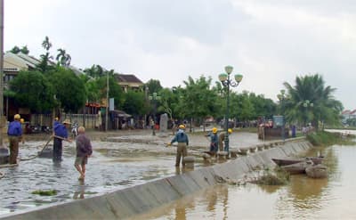 Miền Trung triển khai nhiều hoạt động hỗ trợ người dân