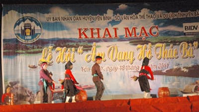 Khai mạc Lễ hội “Âm vang Hồ Thác Bà”