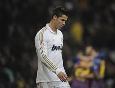 Thất vọng Ronaldo: Giàu có, đẹp trai là chưa đủ!
